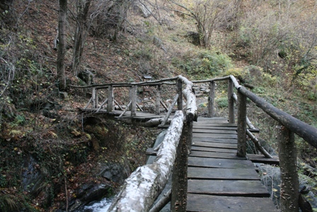 un-ponte-sul-rio-ciantorane un-ponte-sul-rio-ciantorane