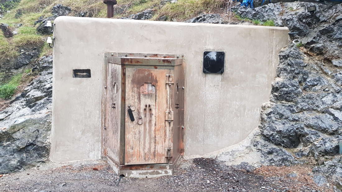Ingresso con porta garitta