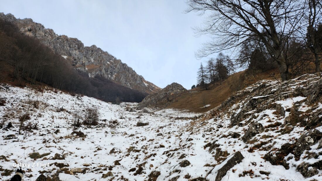 Inizio del sentiero verso Rocce Agnelliera Inizio del sentiero