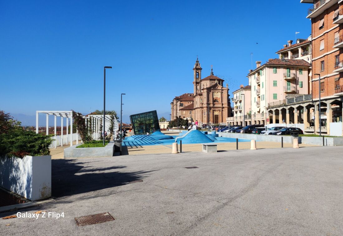 Piazza VittorioVeneto Piazza Vittorio Veneto di Fossano