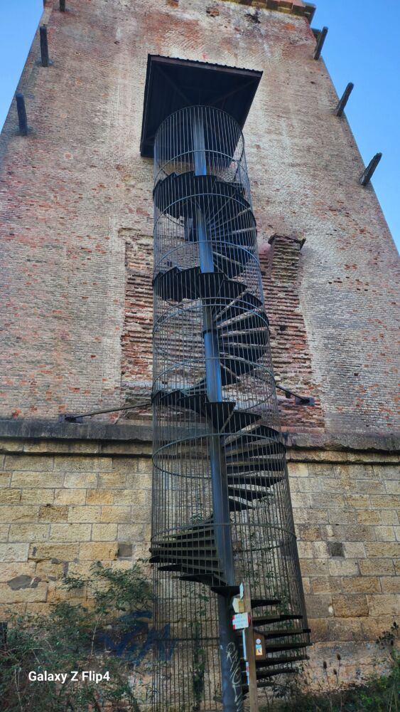 Scala del Ponte della ferrovia Sentiero del Pescatore -ponte della ferrovia