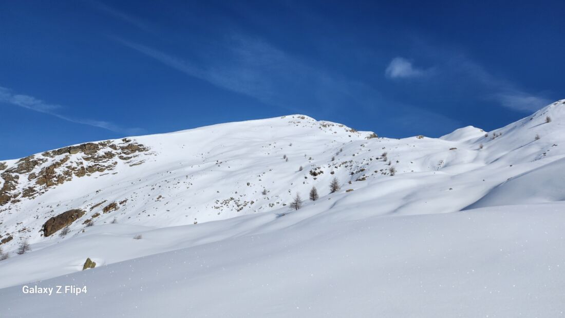 In lontananza il Monte Tibert